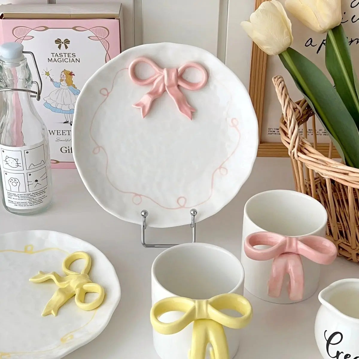 Nordic 3D Bow Cute Plate and Coffee Mug Hand-painted Ceramic Plate Ornament Sliving Bedroom Dining Table Snack Fruit Salad Plate