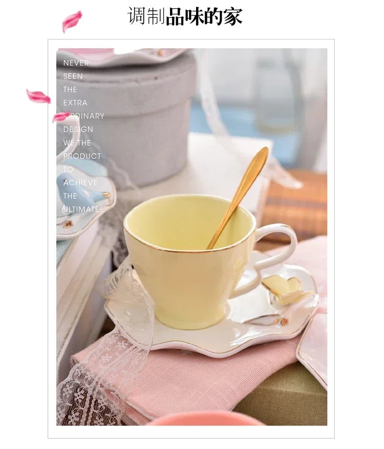 Exquisite Butterfly Bird Top Bone China 220ml Coffee Cup Saucer Free Spoon Ceramic European Porcelain Tea Mug Mugs Coffee Cups